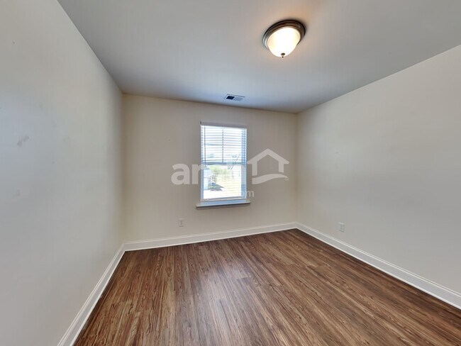 Building Photo - 248 Lake Vista Drive