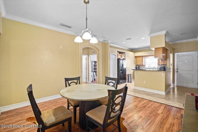 Building Photo - 2097 Hidden Grove Ln