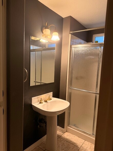 Building Photo - 15550 La Entrada Dr