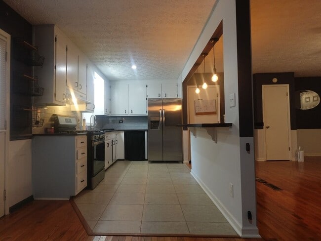 Building Photo - 3820 Menloe Way