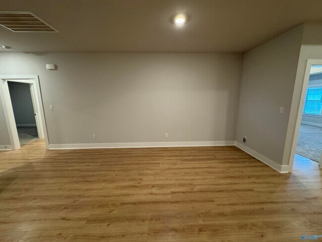 Building Photo - 12631 Whitcomb Cir