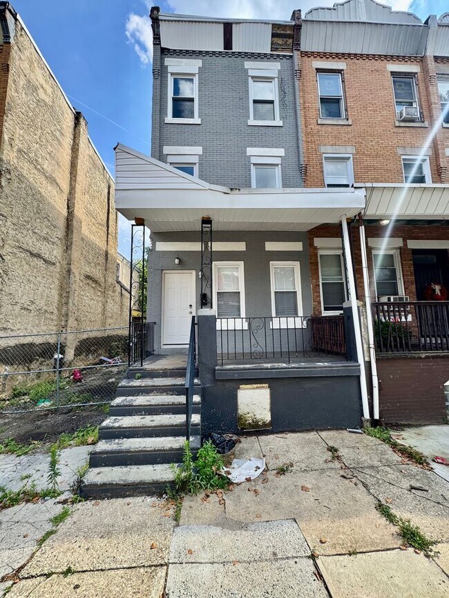 Building Photo - Anika Homes 5 Bedroom