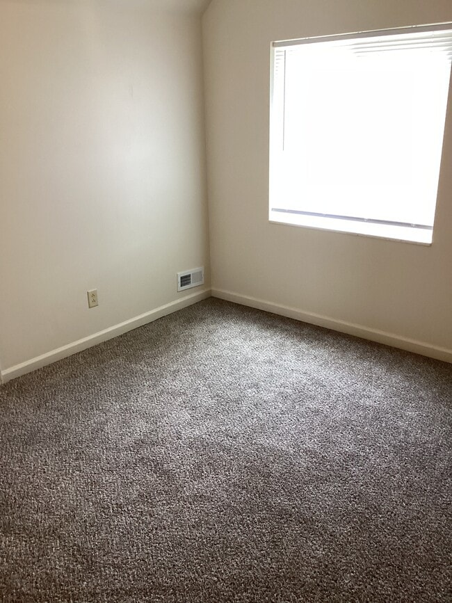 Building Photo - 1208 Howard St