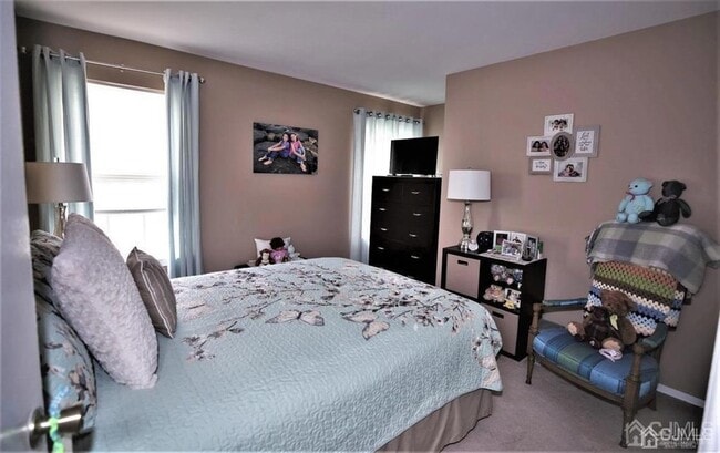 Building Photo - 1303 Blossom Cir