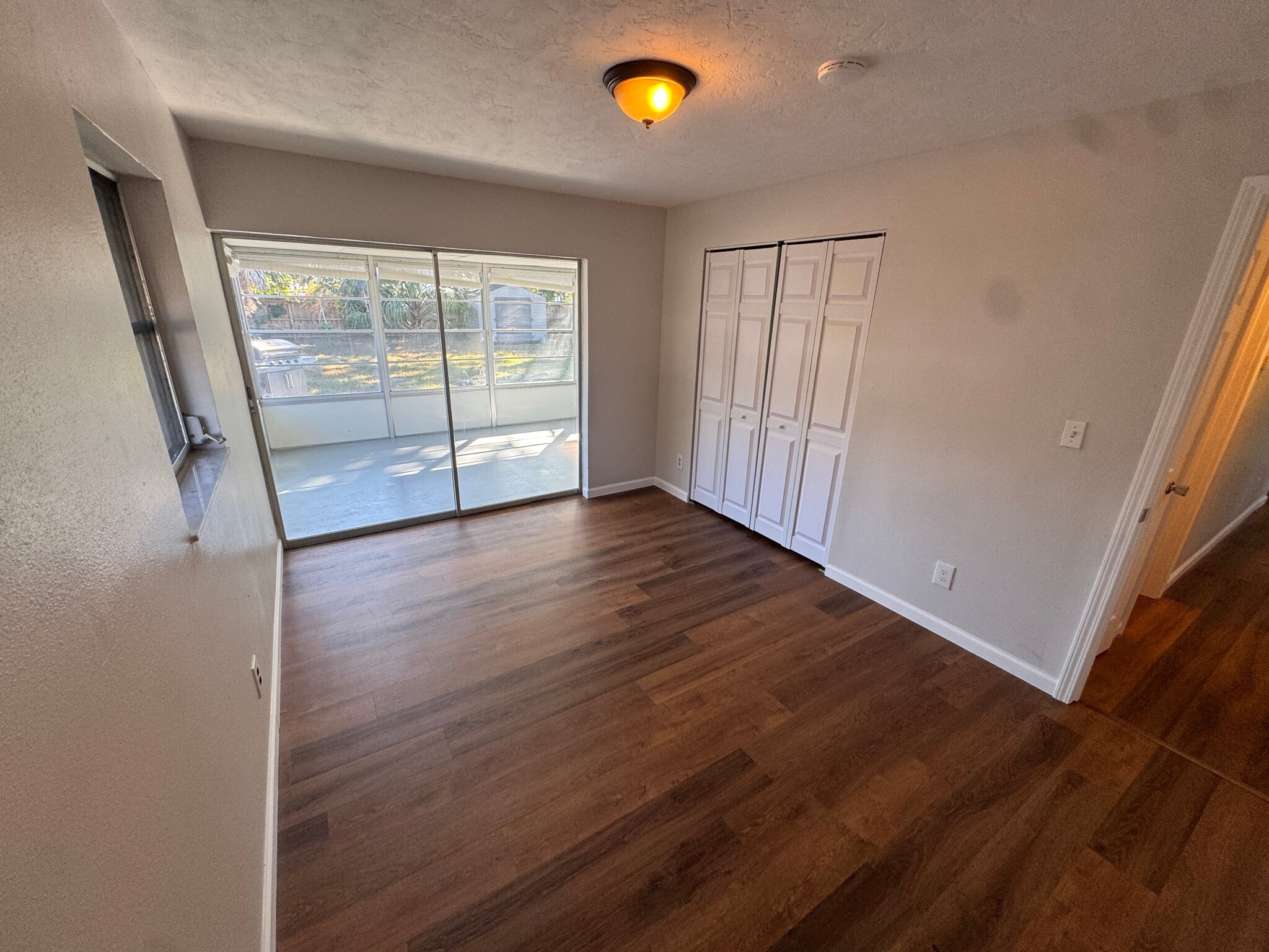 Building Photo - 438 80th Ave N