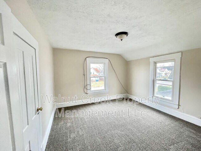 Building Photo - 1730-1730 E 30th St