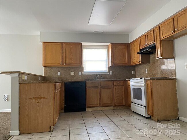 Building Photo - 3854-A Bullard Street