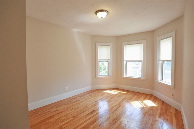 Building Photo - 41 Payson Ave