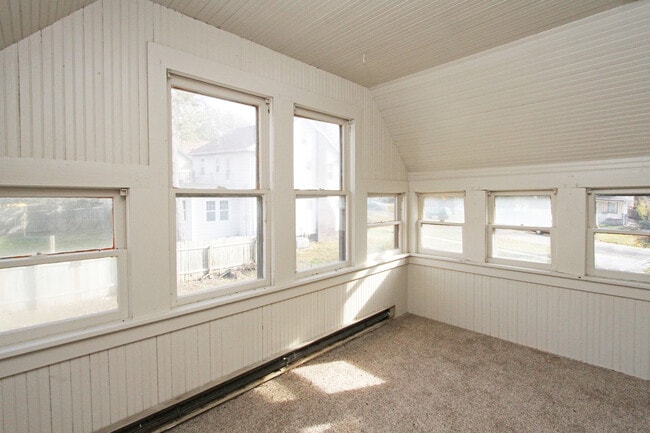 Building Photo - 1232 S 16th St