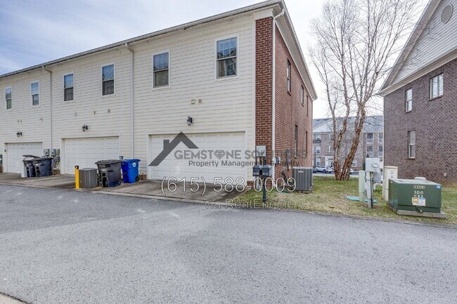 Building Photo - 1337 Moher Blvd