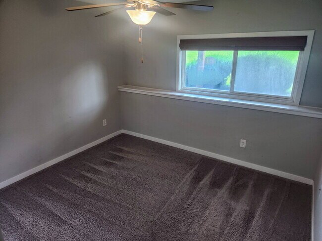 Building Photo - 7874 Cottonwood Ln