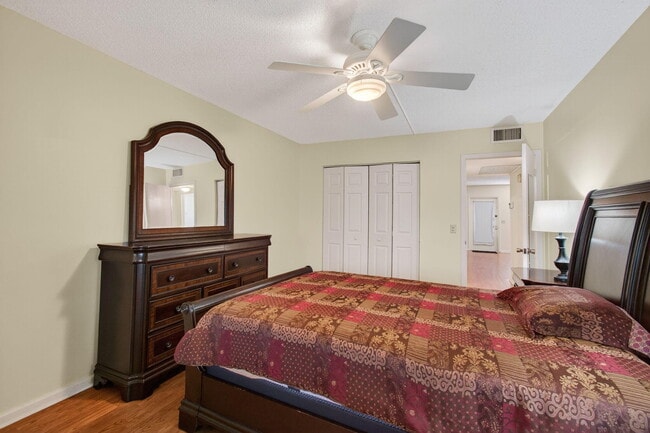 Building Photo - 2015 Cornwall A