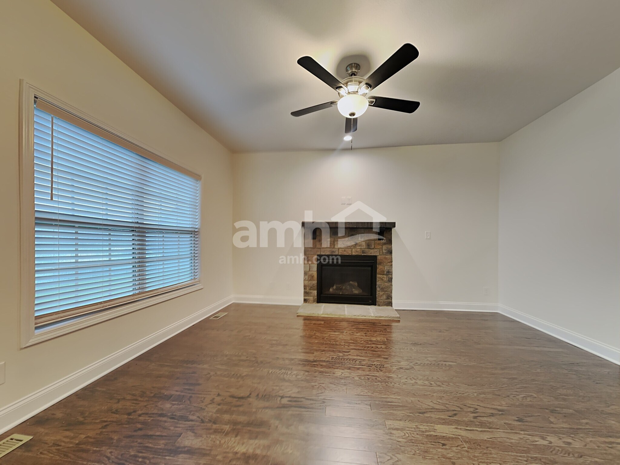 Building Photo - 1617 Silver Spur Ln