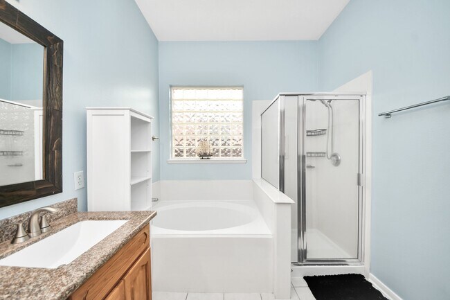 Building Photo - 4118 Ferro St