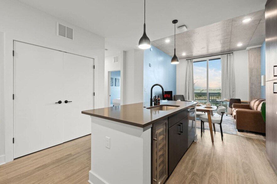 Building Photo - 605 N 12th St