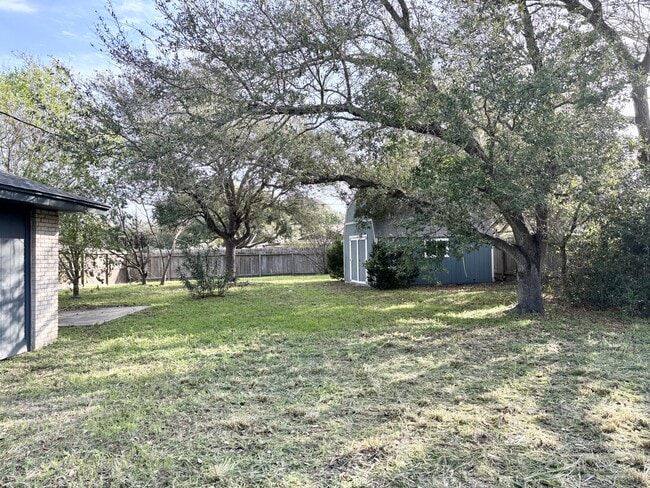 Building Photo - 126 Fulton Pl