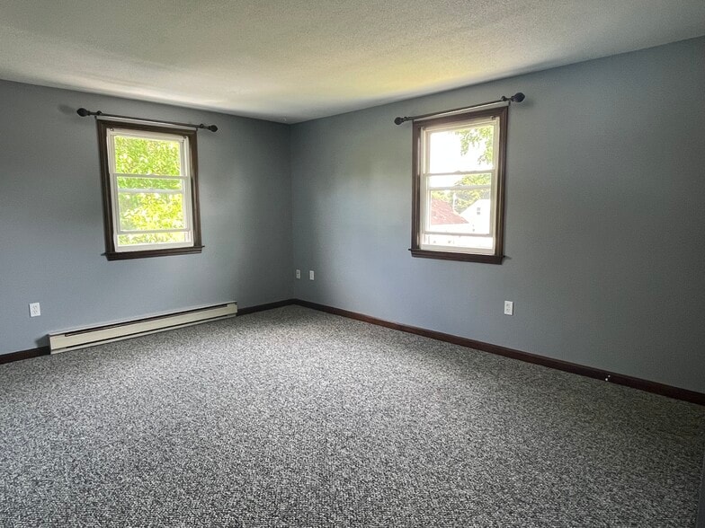 Building Photo - 485 Corey St