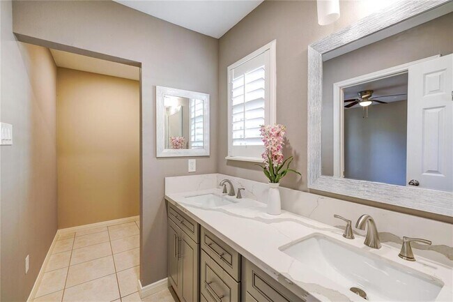 Building Photo - 25507 Glen Loch Dr