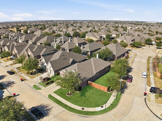 Building Photo - 17014 Wellinghoff Ct
