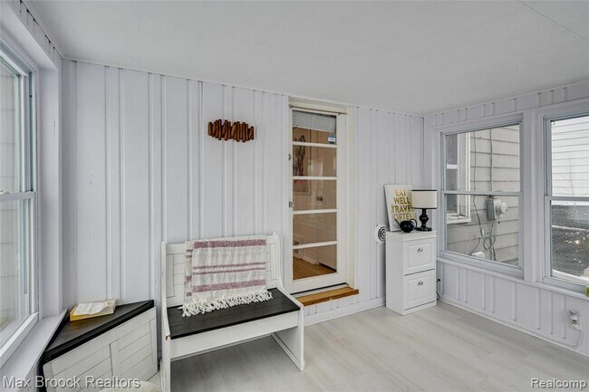 Building Photo - 1460 Cole St