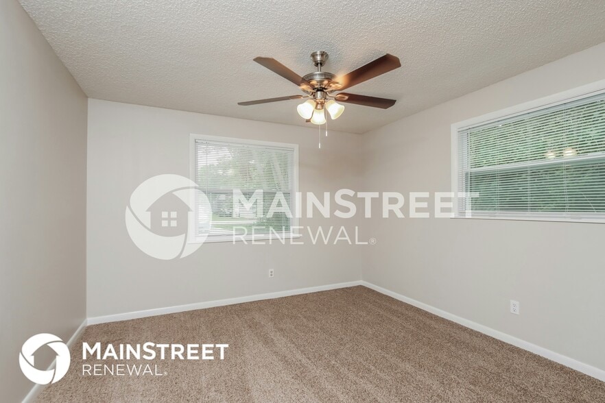 Building Photo - 3226 1st Pl