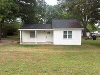 Building Photo - 2/1 Ready For Move In!