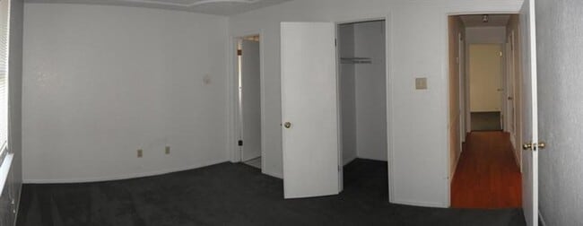 Building Photo - 222 Bridle Dr