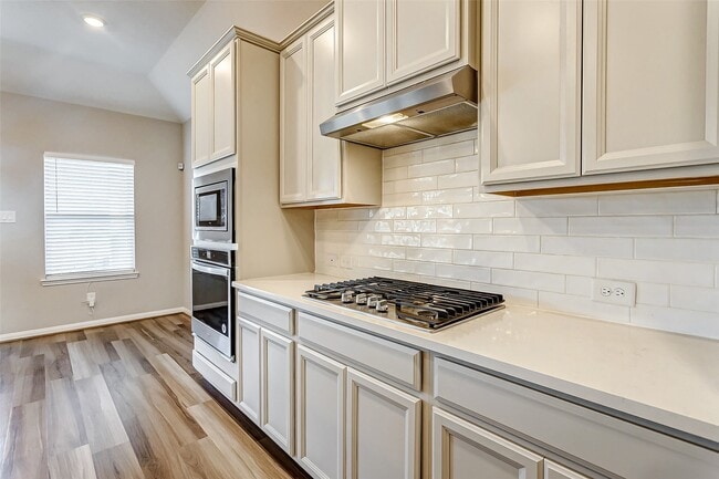 Building Photo - 2165 Woodland Pine Dr