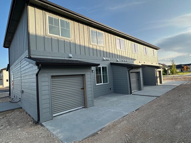 Building Photo - 4095 S Lone Pne Wy