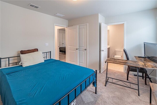 Building Photo - 1452 Villageside Ct
