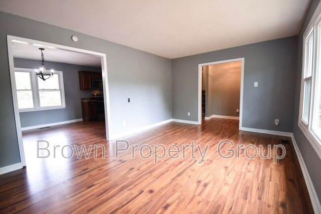 Building Photo - 1733 Swann St