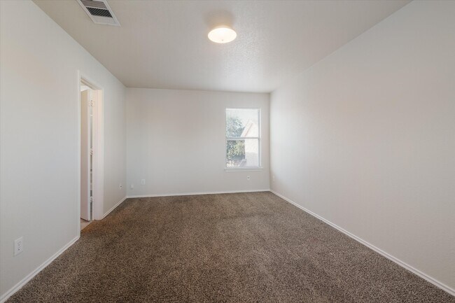 Building Photo - 102 Kenrock Ridge