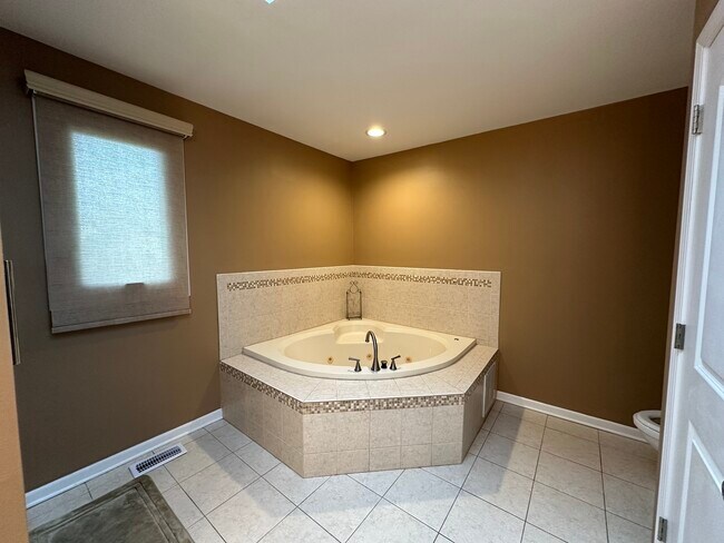 Building Photo - 19211 Brompton Ct