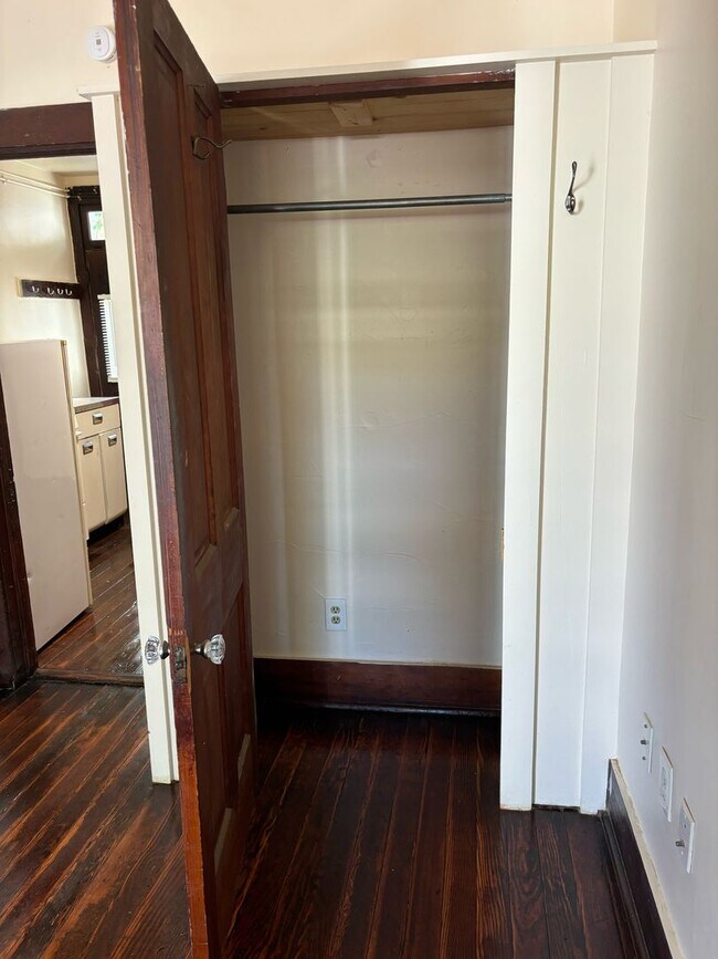 Building Photo - 103 Ruxton Ave