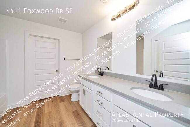 Building Photo - 4411 Foxwood Dr SE