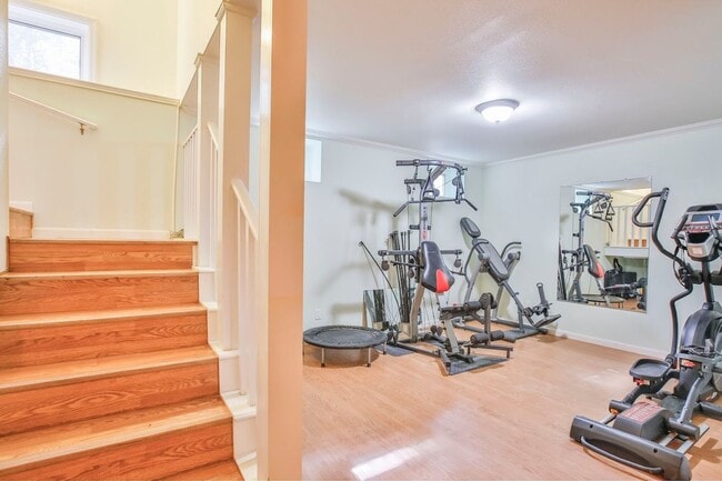 Building Photo - Gorgeous Coupeville Home is Ready for a New Tenant!!!