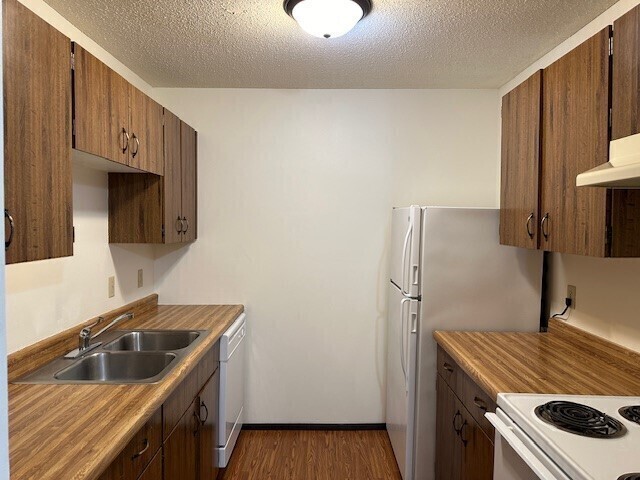 Building Photo - 8381 Marigold St