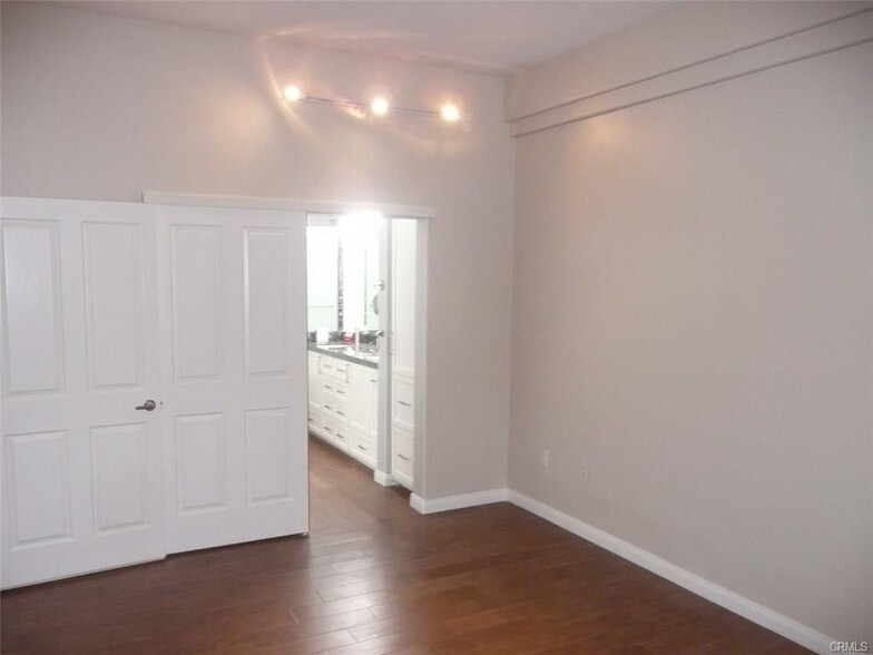Building Photo - 2630 Dunstan Dr