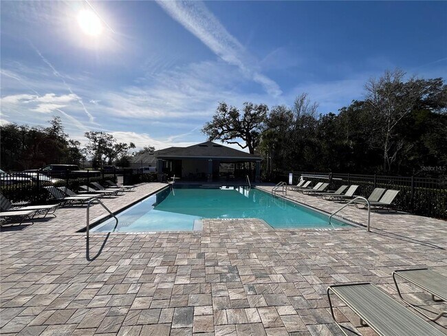 Building Photo - 2219 Lake Preserve Cir