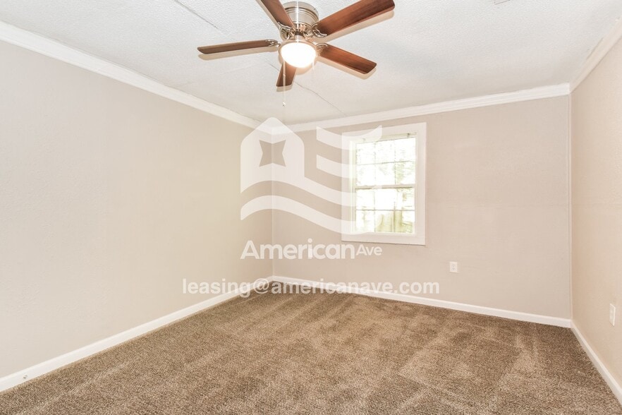 Building Photo - 7030 Sprott St