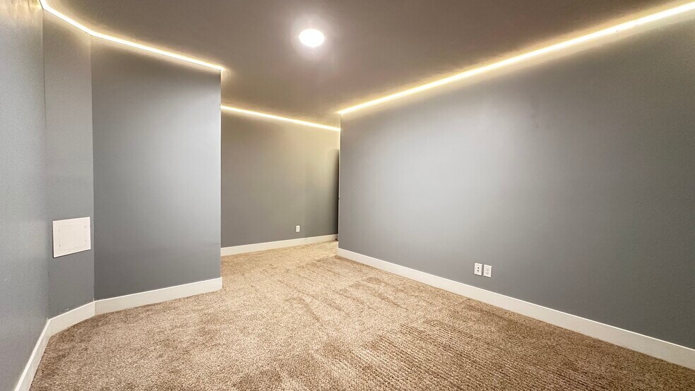 Building Photo - 2830 Blackwood