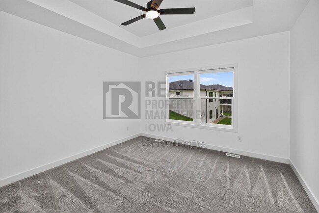 Building Photo - 8914 Hickory Dr