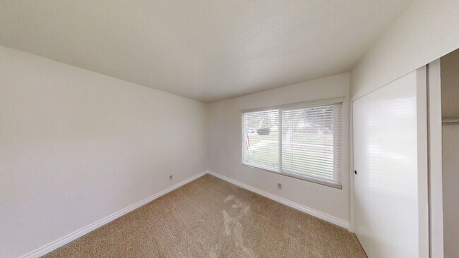 Building Photo - Charming 3 Bed Condo In Redlands