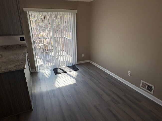 Building Photo - Spacious 4BR House in Lithonia