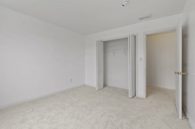 Building Photo - 338 Camerton Ln