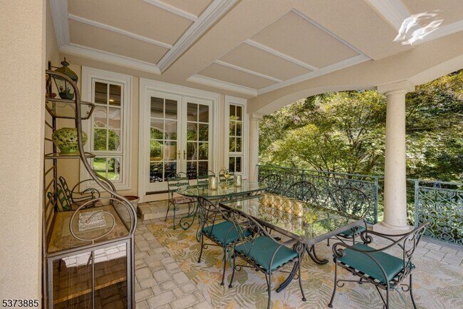 Building Photo - 21 Stoningham Dr