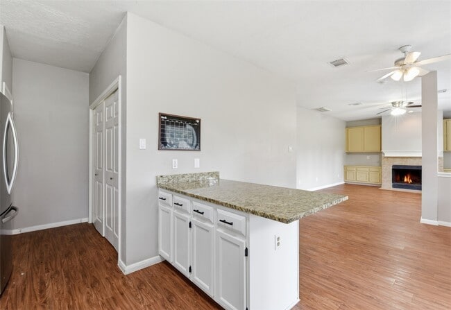 Building Photo - 3327 Shady Glen Ln