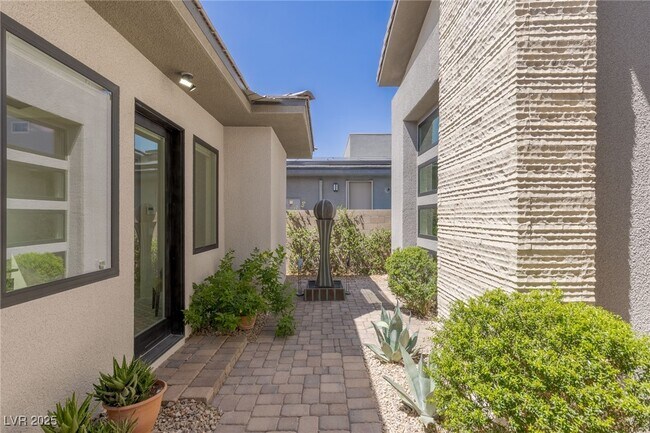 Building Photo - 5192 Rock Daisy Dr
