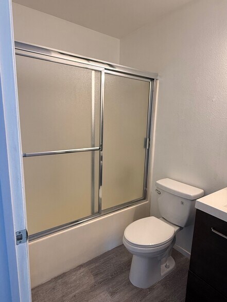 Building Photo - 616 Tularosa Dr. 4