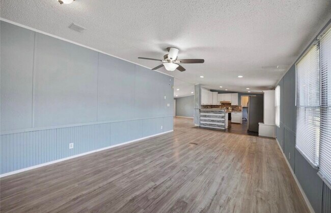 Building Photo - 15750 W Relza Dr